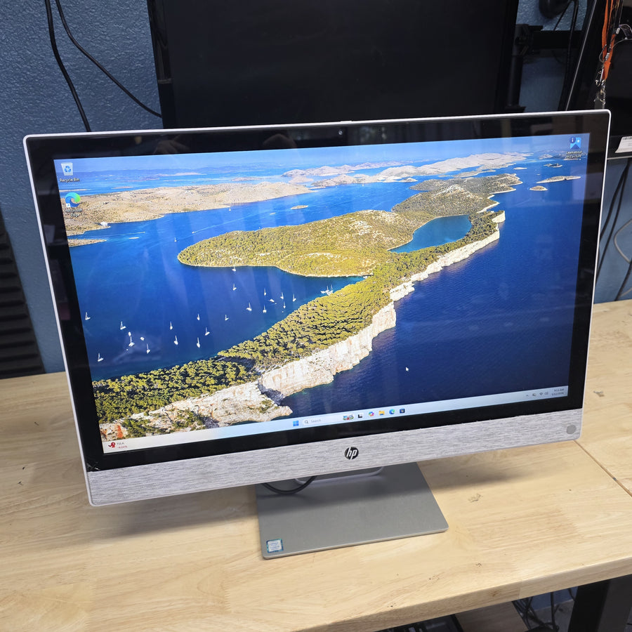 HP All-in-one 24-R114 i5-8400T 256GB SSD 12GB WiFi (Cracked)