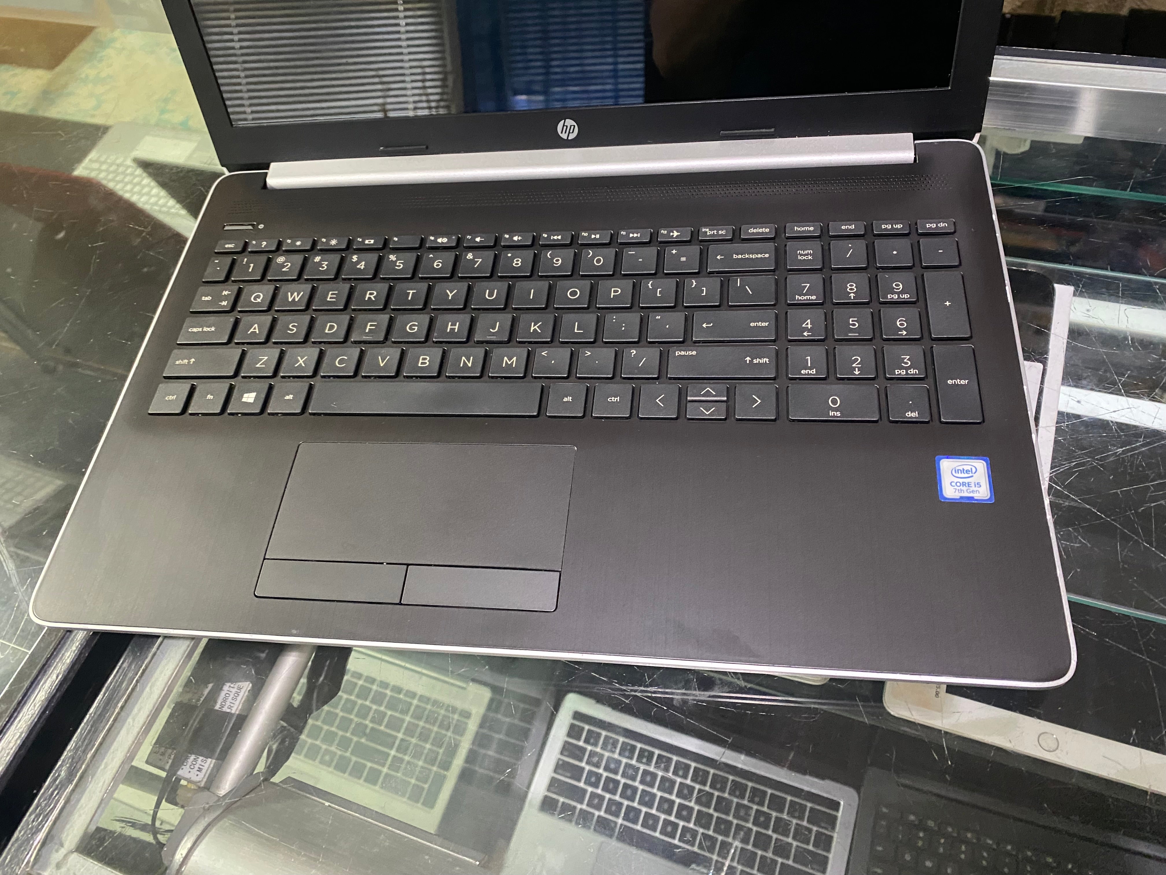 HP Laptop 15-da0073ms 15.6" i5 128GB SSD 8GB RAM WiFi Silver