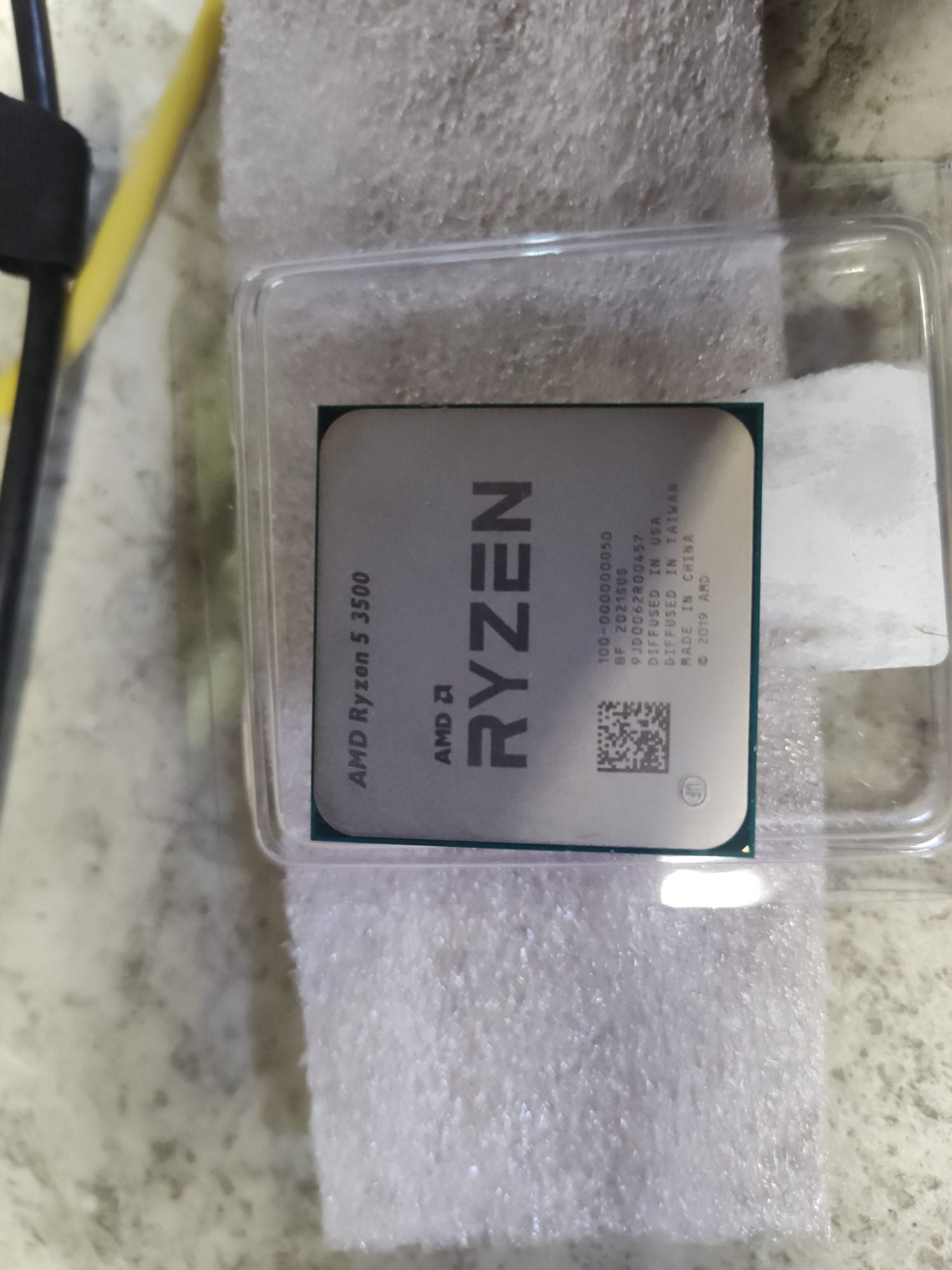 AMD Ryzen 5 3500 3.6GHz 6-Core AM4 CPU 100-000000050