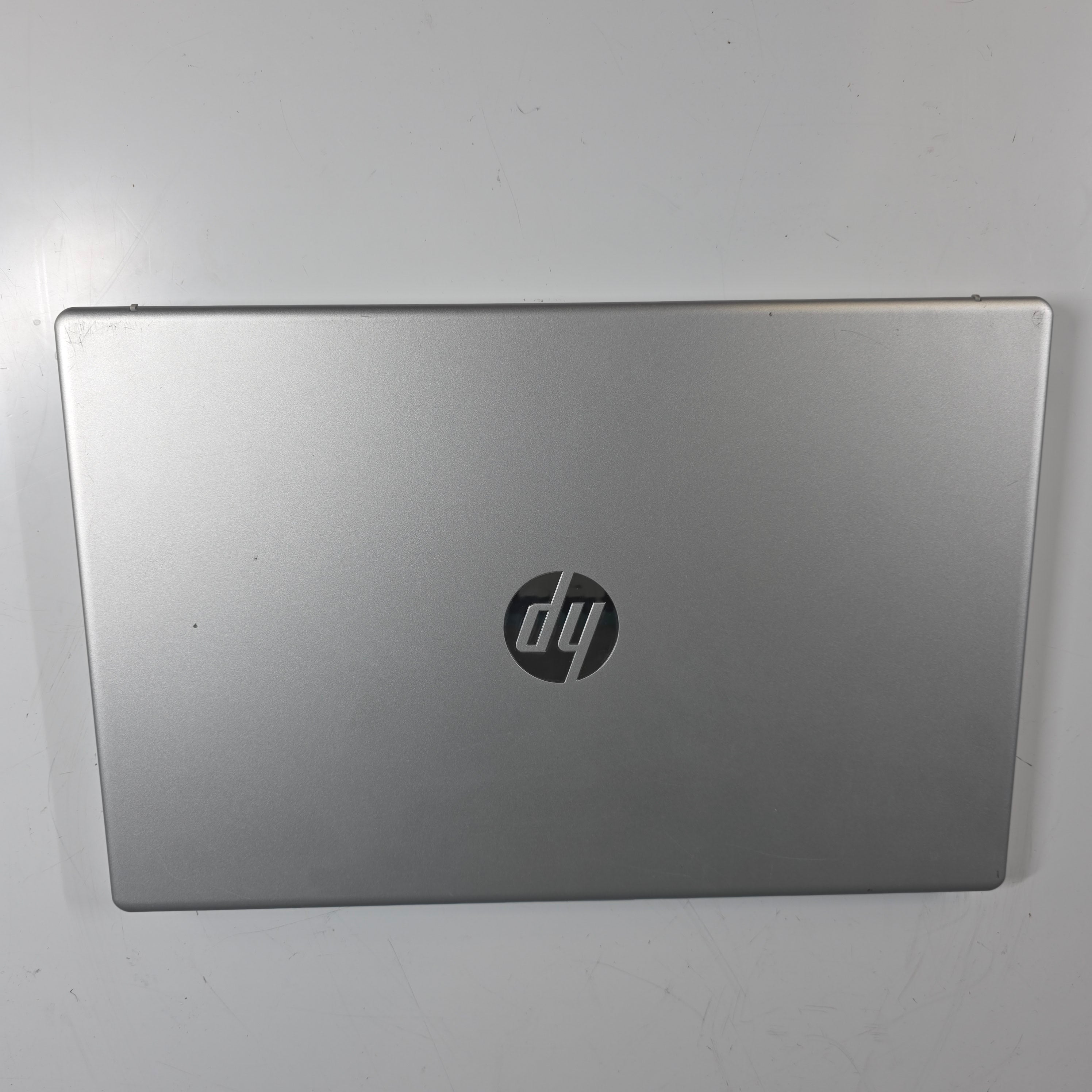Hp Laptop 15-fc0399nr Ryzen 3 256GB SSD 8GB DDR5 WiFi Silver