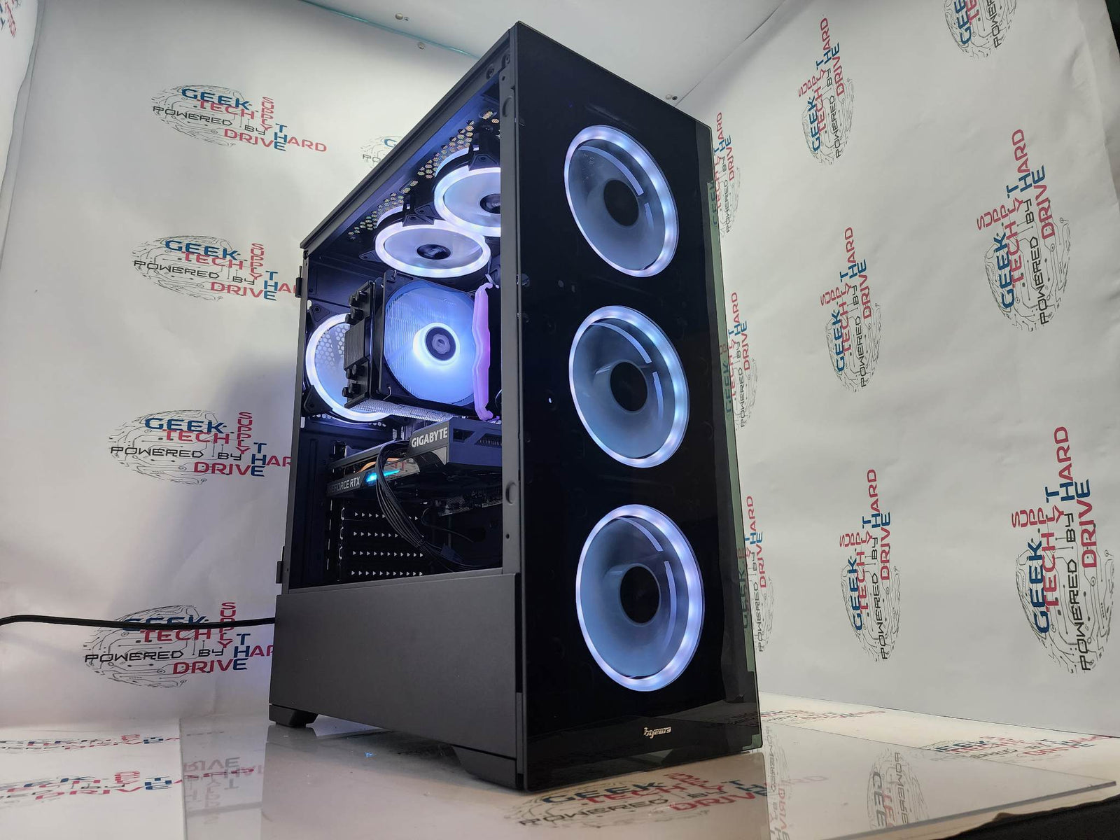 Custom Gaming PC Desktop Computer Ryzen 7 7800X3D 2TB SSD 16GB DDR5 RTX 5060 Black Vog A620M - Geek Tech