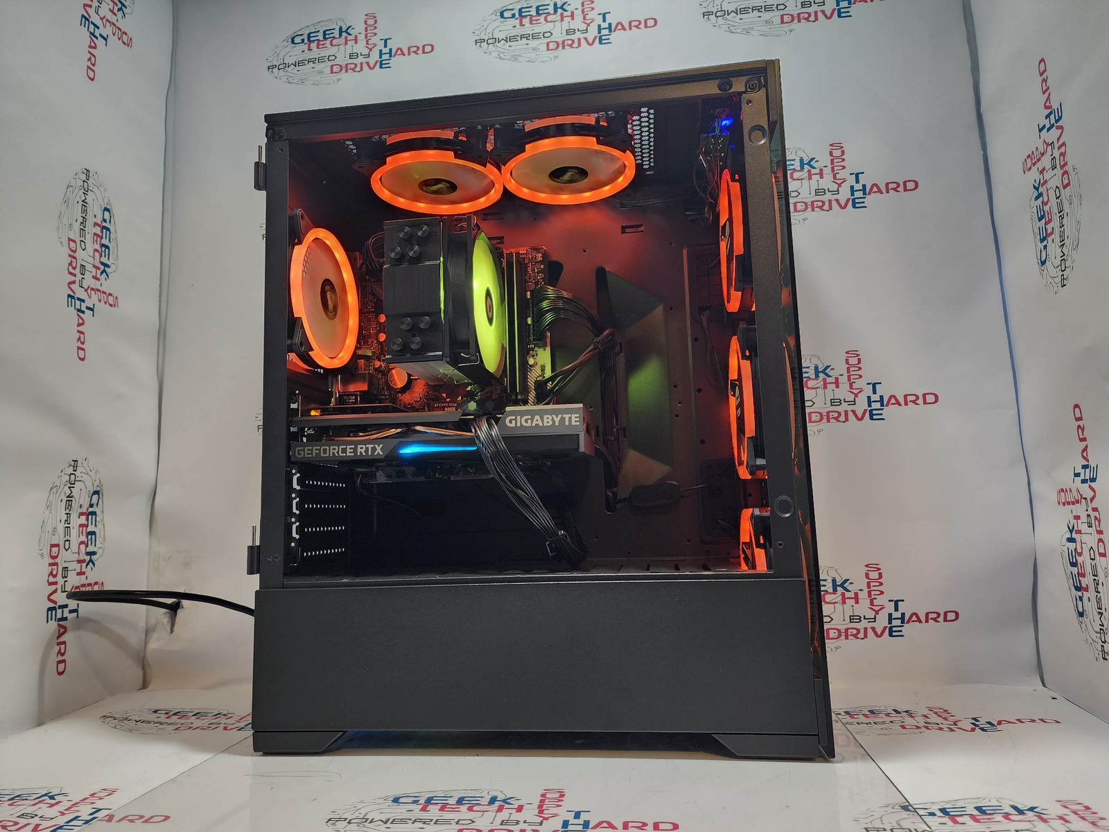 Custom Gaming PC Desktop Computer Ryzen 7 97800X3D 2TB SSD 32GB DDR5 RTX 5060 Black Vog A620M - Geek Tech