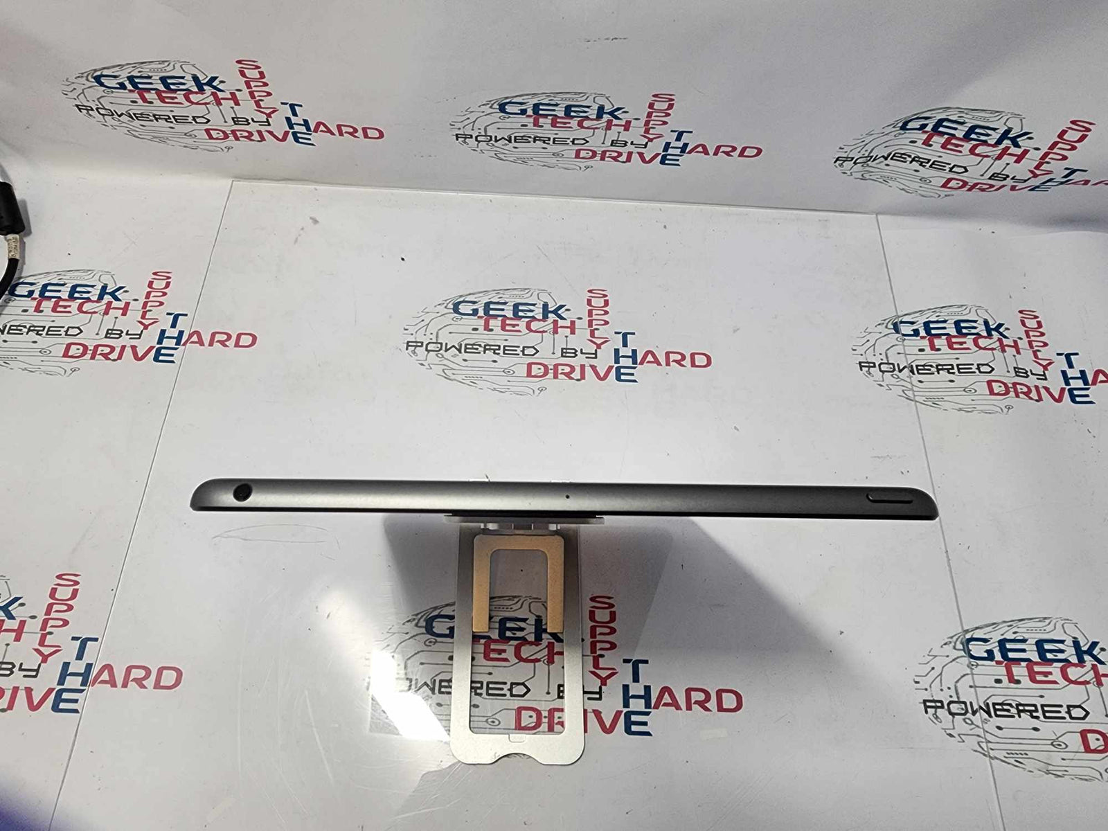 Apple iPad (8th Generation) A2270 10.2