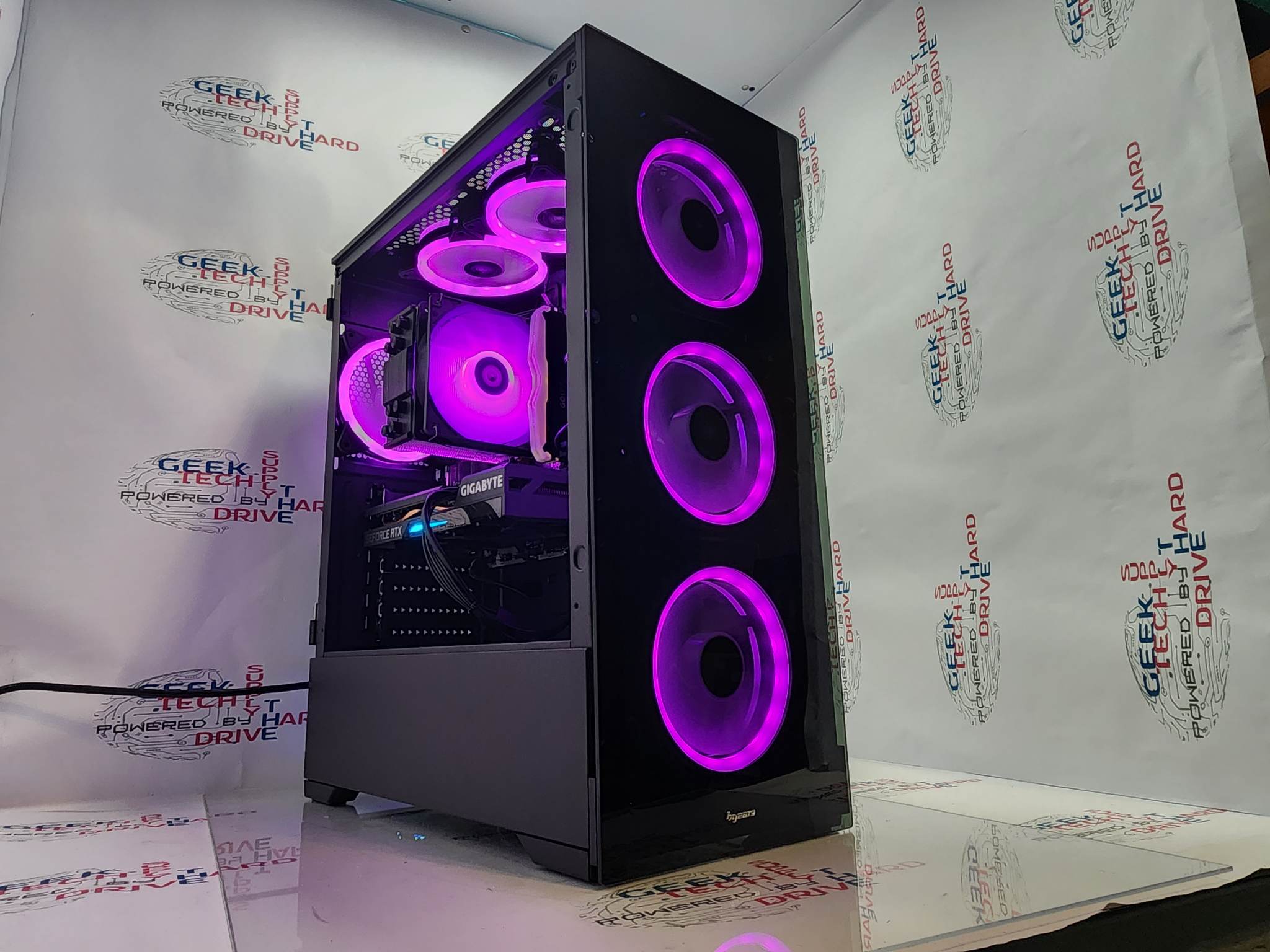 Custom Gaming Desktop PC Ryzen 7 7800X3D 1TB SSD 32GB DDR5 RTX 4060 TI Black Vog A620M - Geek Tech