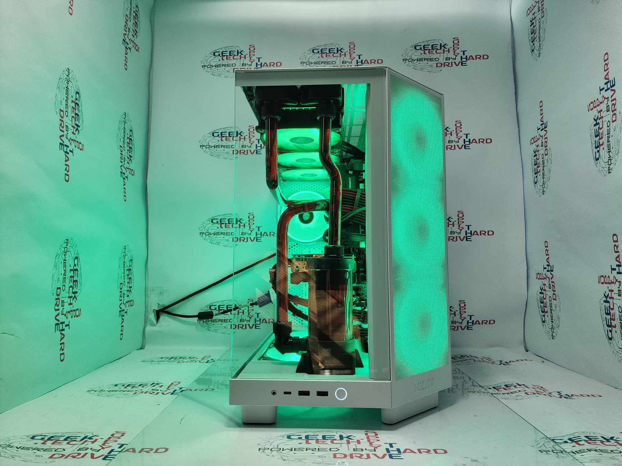 GTech Gaming PC Ryzen 7 7800X3D RTX 3080 32GB DDR5 1TB Gen4 NVMe White - Geek Tech