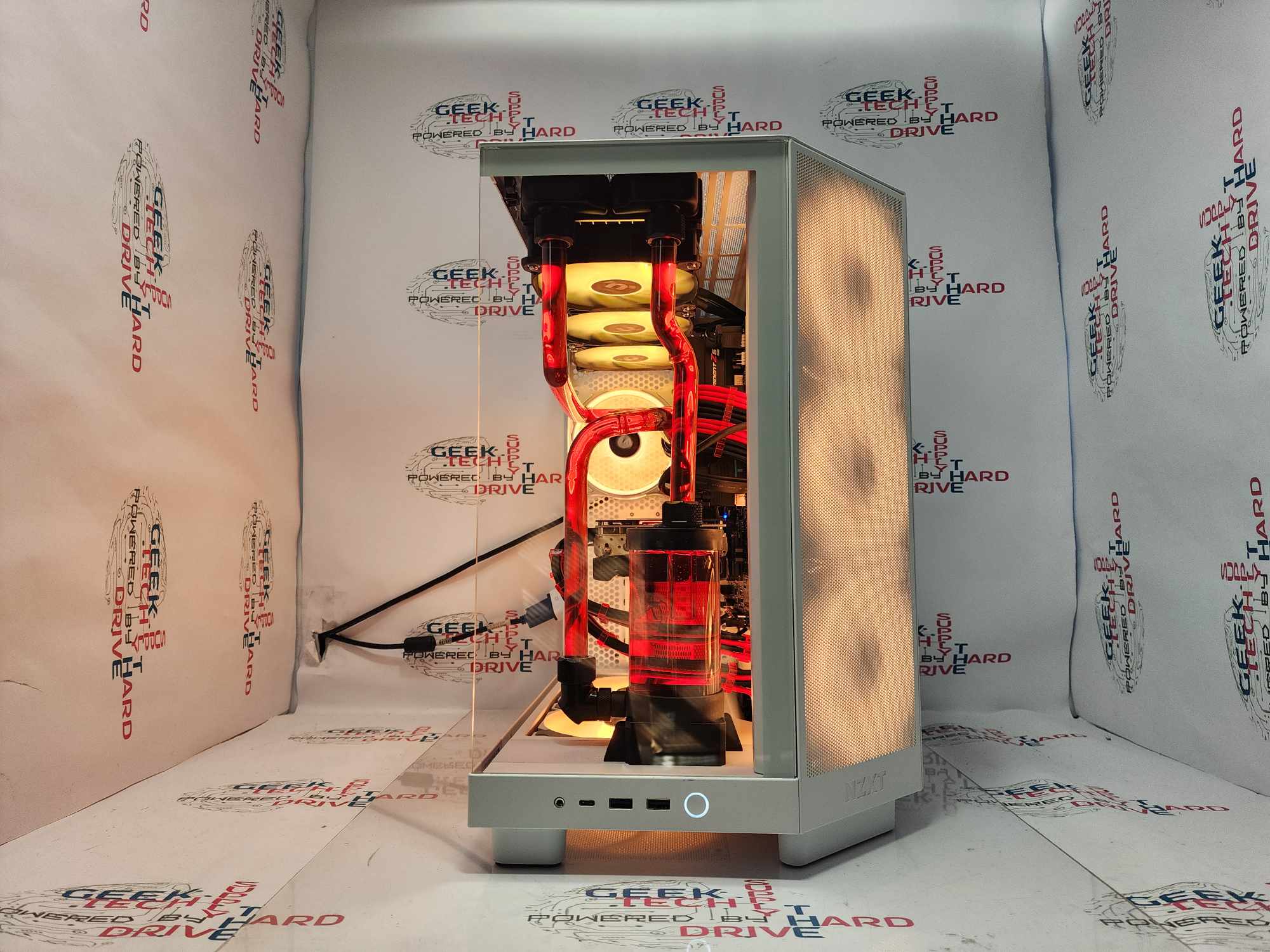 GTech Gaming PC Ryzen 7 7800X3D RTX 3080 32GB DDR5 1TB Gen4 NVMe White - Geek Tech