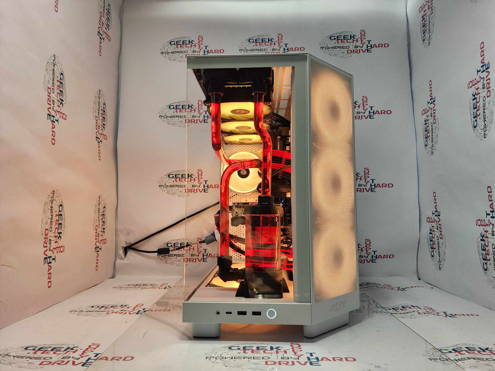 GTech Gaming PC Ryzen 7 7800X3D RTX 3080 32GB DDR5 1TB Gen4 NVMe White - Geek Tech