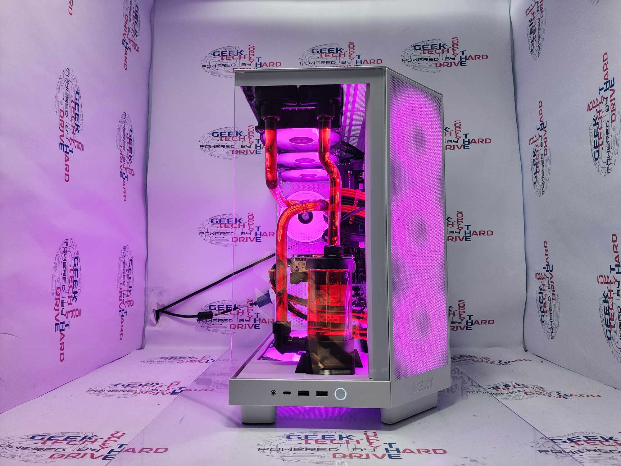 GTech Gaming PC Ryzen 7 7800X3D RTX 3080 32GB DDR5 1TB Gen4 NVMe White - Geek Tech