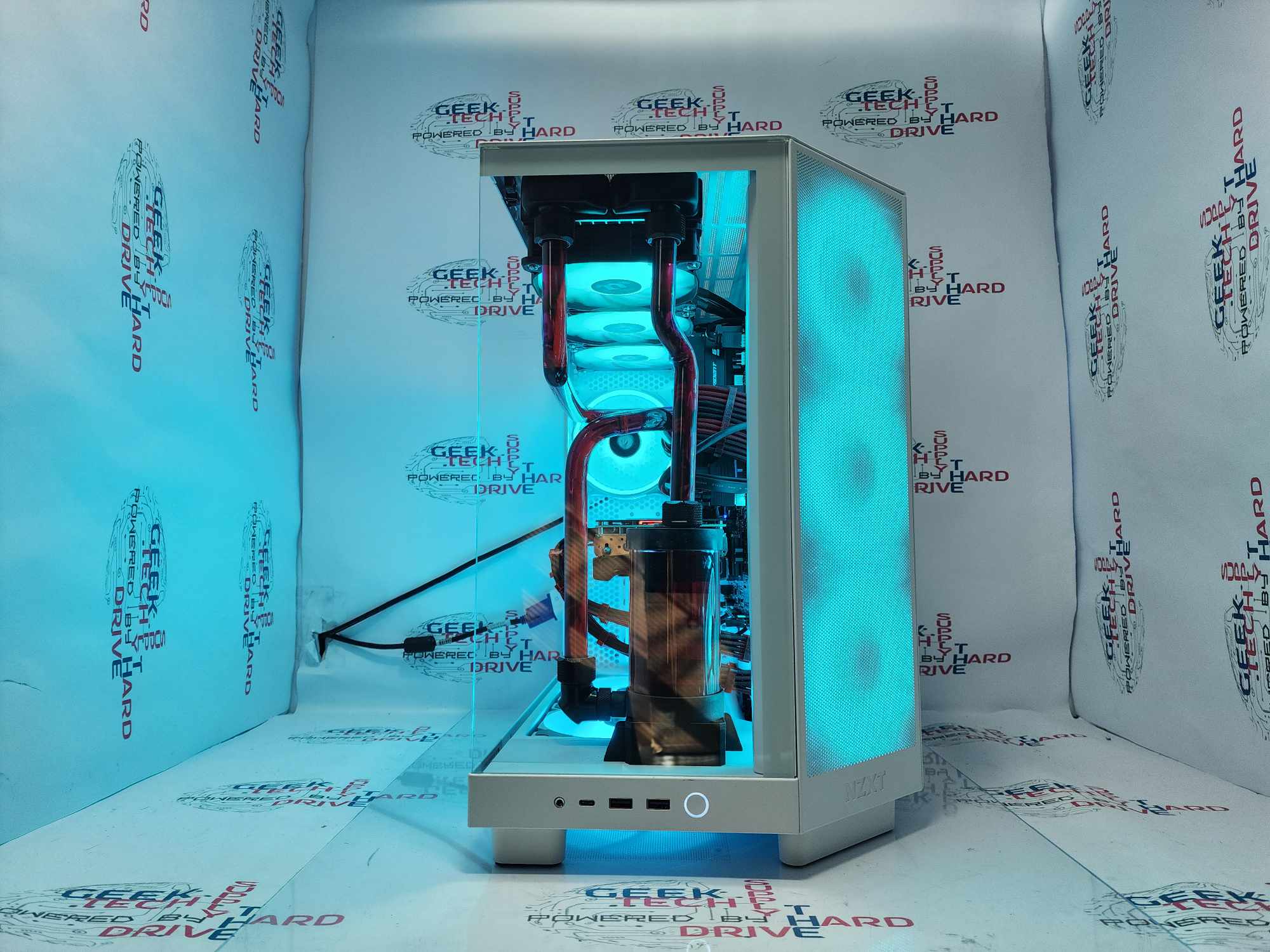 GTech Gaming PC Ryzen 7 7800X3D RTX 3080 32GB DDR5 1TB Gen4 NVMe White - Geek Tech