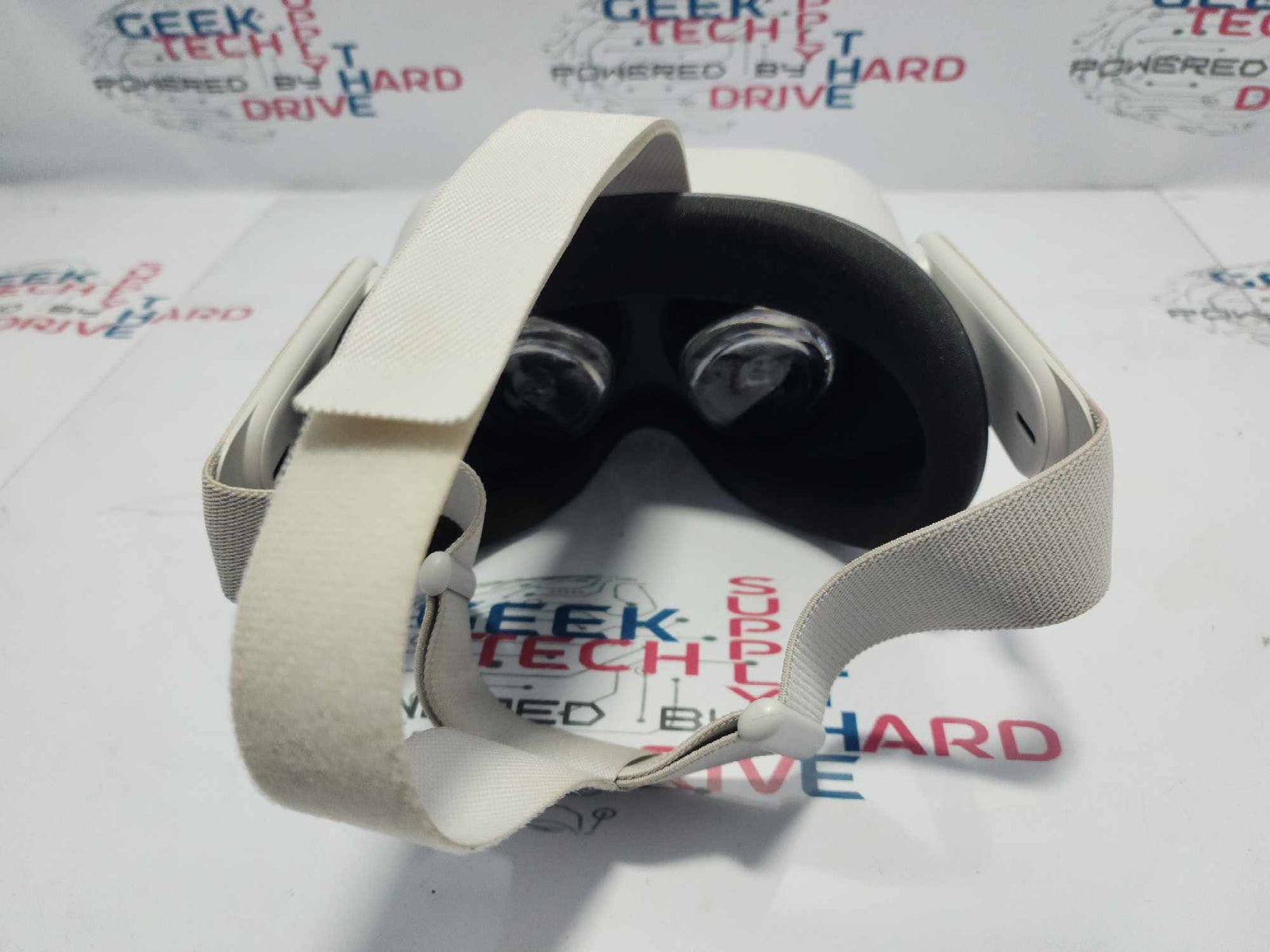 Meta Oculus Quest 2 VR 128GB Headset w/ Controllers & Box - Geek Tech